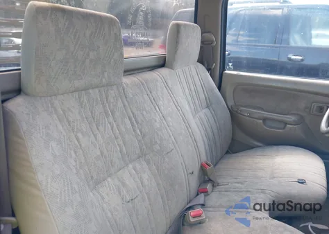 2002 Toyota Tacoma z USA, uszkodzony, nr VIN 5TEPM62N72Z096260